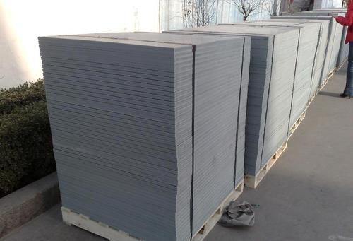 <a href=http://m.114le.net.cn/ target=_blank class=infotextkey>免燒磚托板</a>的種類